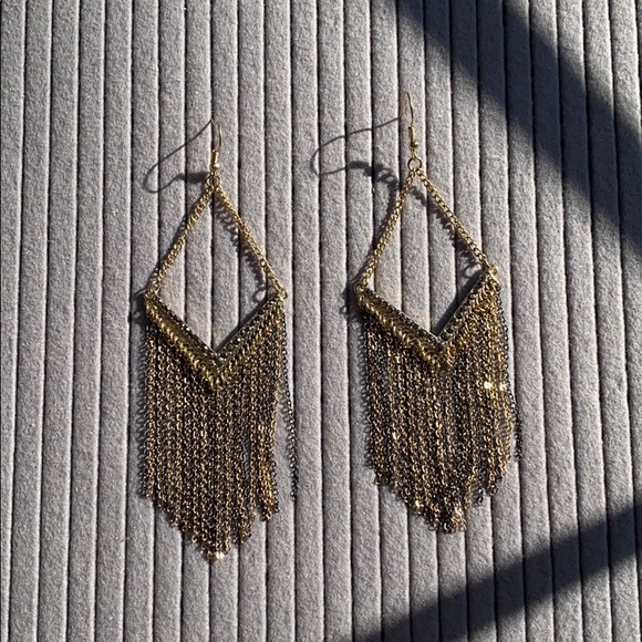 Gold silver chains hanging earring - Picture 2 of 4